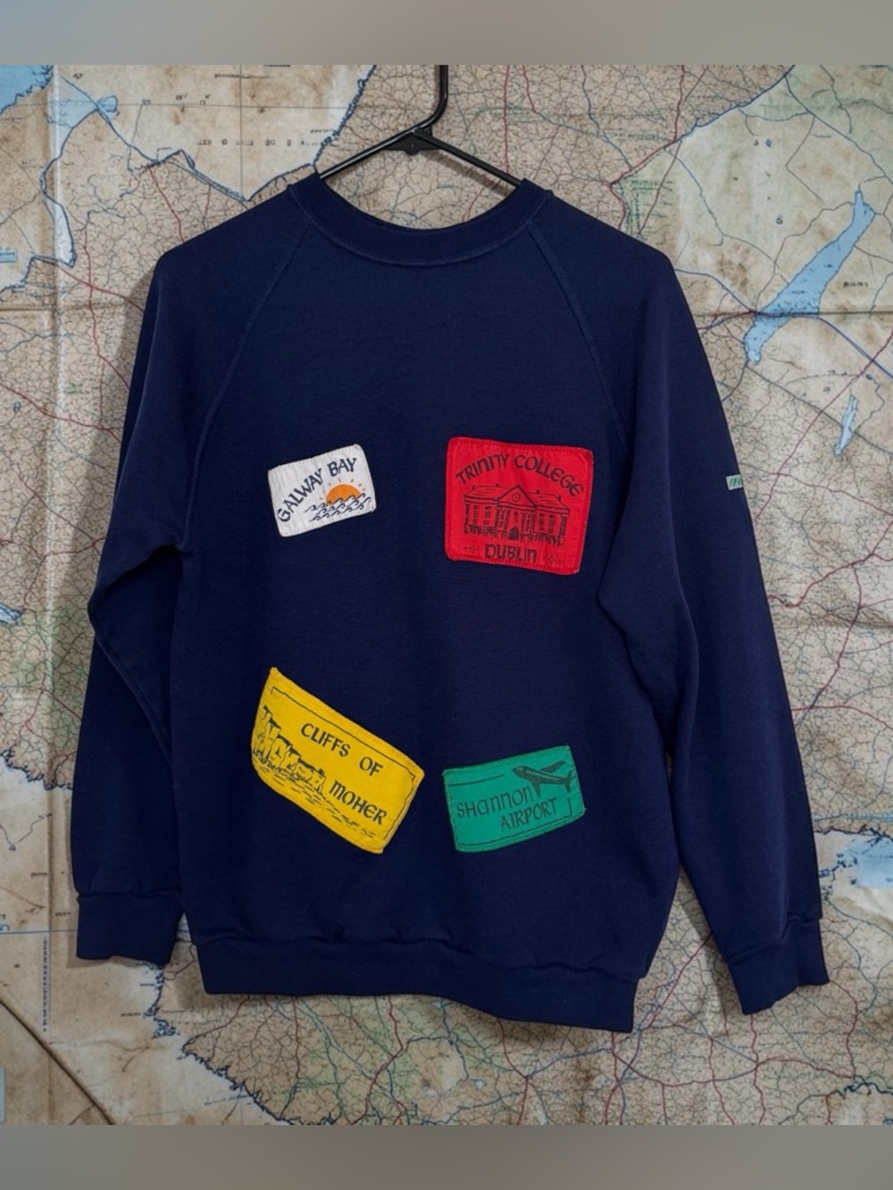 Vintage Ireland Navy Patchwork Travel Sweatshirt Size Large Vacation 80s